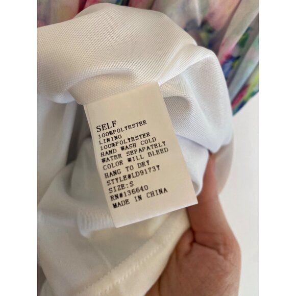 LAtiste By Amy Watercolor Maxi Dress With Strappy Back Design & Side Slit Size S - Picture 9 of 9